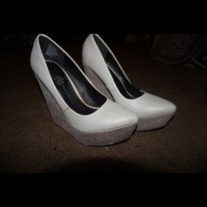 Wedge closed shoes